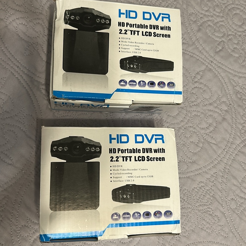 Dash Camera. HD DVR with 2.2" TFT LCD Screen plus 1 32 gb SIM card